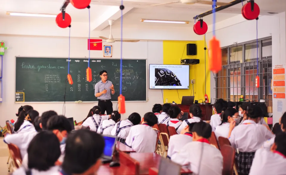 Sinh viên học tiếng Anh tại Lớp Học Thầy Danh